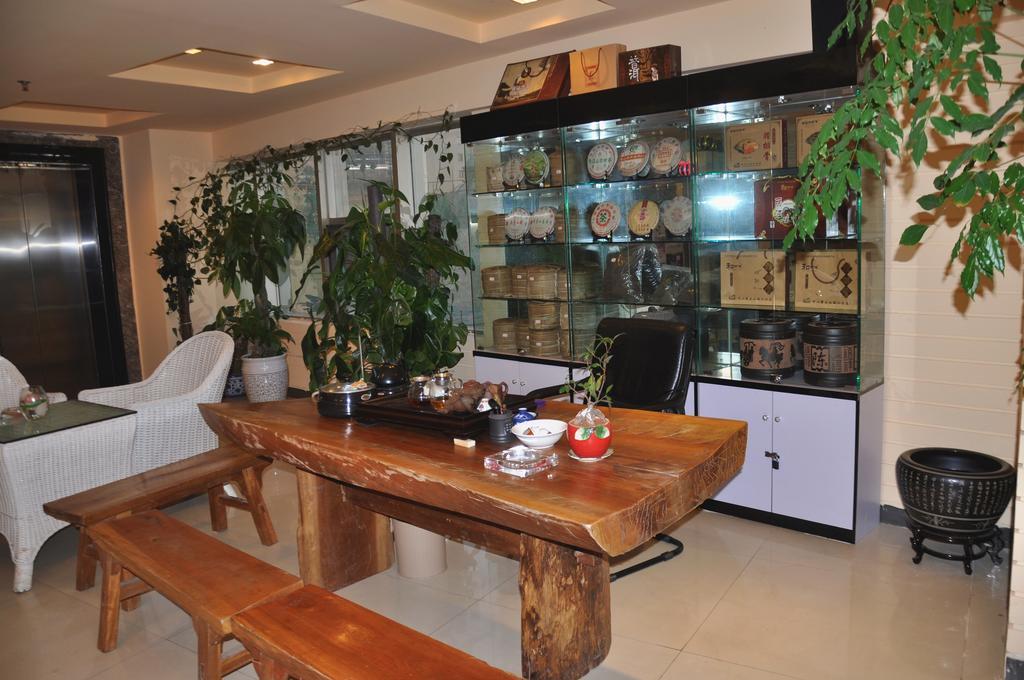 Ha Luo Hotel Kunming Bagian luar foto
