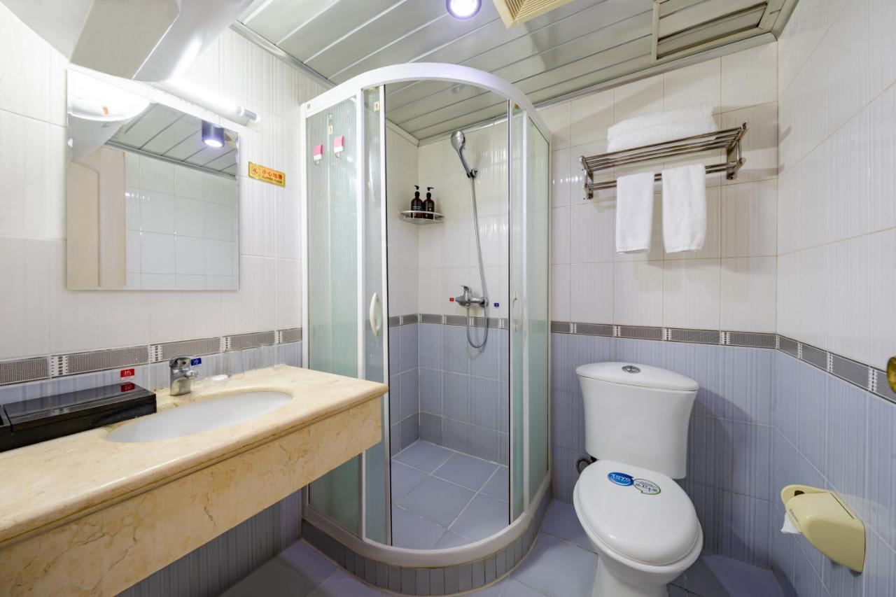 Ha Luo Hotel Kunming Bagian luar foto